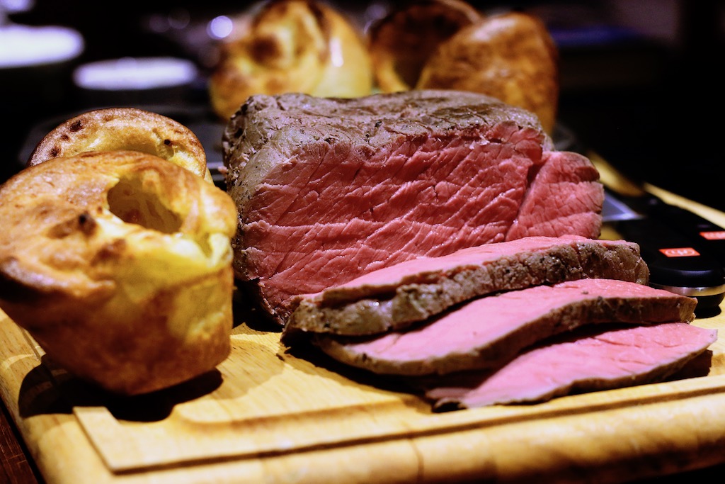 Beef sous vide with Yorkshire puddings – Nosey Chef