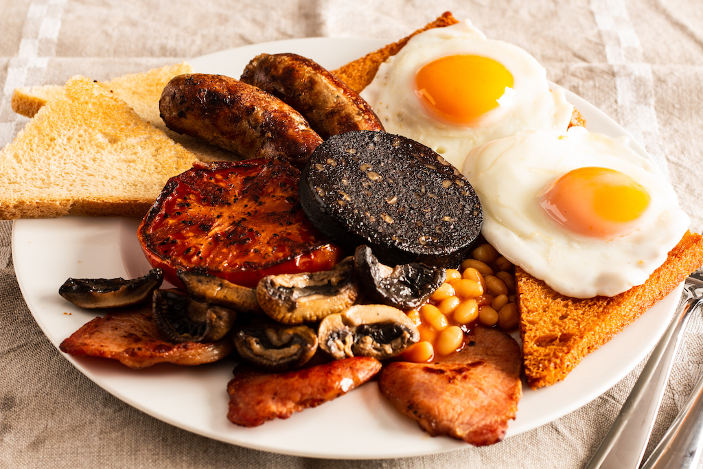 Slow Cooker Full English Breakfast - Slow Cooker Club