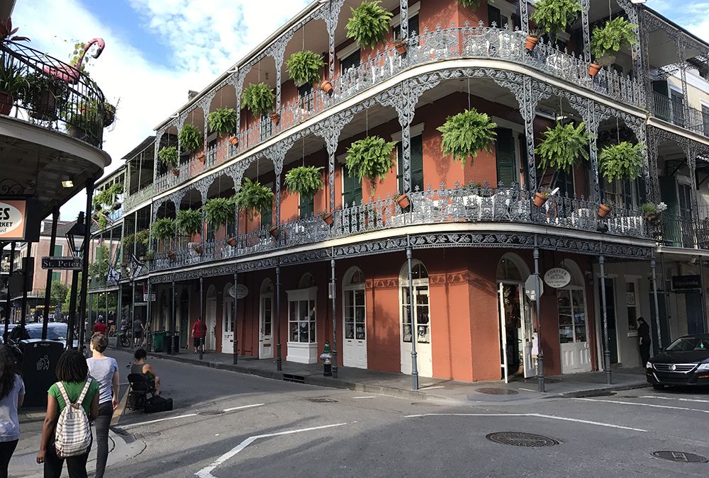 Новый Орлеан штат Луизиана. Французский квартал (French Quarter). Новый Орлеан город французский квартал. Новый Орлеан французский квартал Ройал стрит.